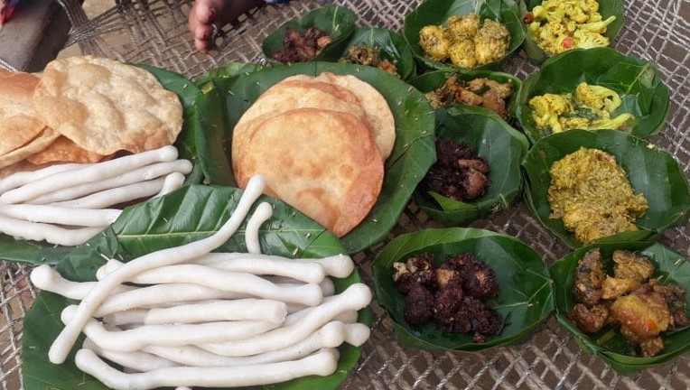 होमस्टेमा थारु परिकारले स्वागत